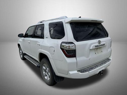 Super White 2018 Toyota 4Runner SR5 Premium