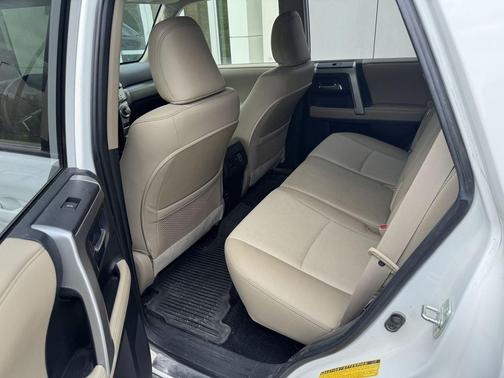Super White 2018 Toyota 4Runner SR5 Premium