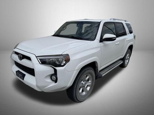 Super White 2018 Toyota 4Runner SR5 Premium