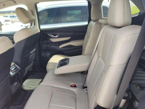 Crp 2019 Subaru Ascent Limited 8-Passenger
