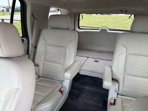 White Frost Tricoat 2016 GMC Yukon Denali