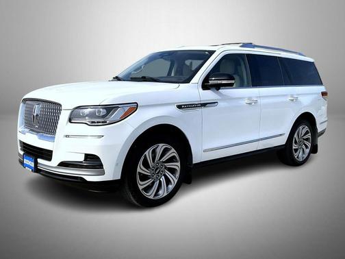 Pristine White Metallic Tri-Coat 2023 Lincoln Navigator Reserve
