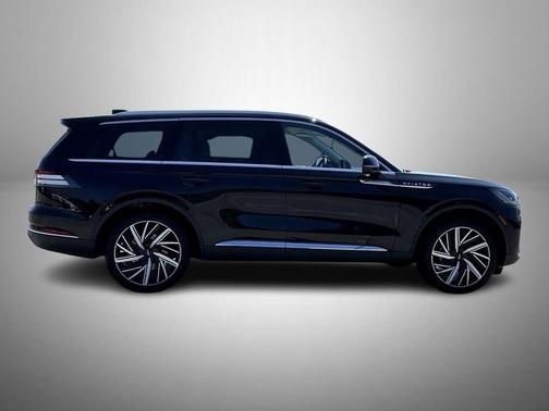 Infinite Black Metallic Clearcoat 2026 Lincoln Aviator Reserve AWD