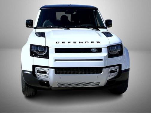 2023 Land Rover Defender 130 SE