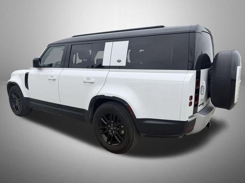 2023 Land Rover Defender 130 SE