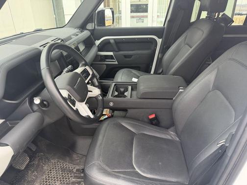 2023 Land Rover Defender 130 SE