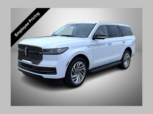 Crystal White Metallic Clearcoat 2026 Lincoln Navigator Premiere
