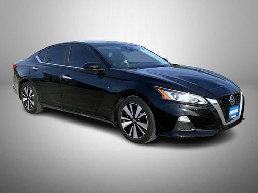 Super Black 2022 Nissan Altima 2.5 SV