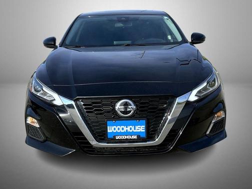 Super Black 2022 Nissan Altima 2.5 SV