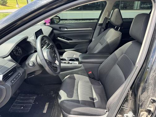 Super Black Clearcoat 2022 Nissan Altima 2.5 SV