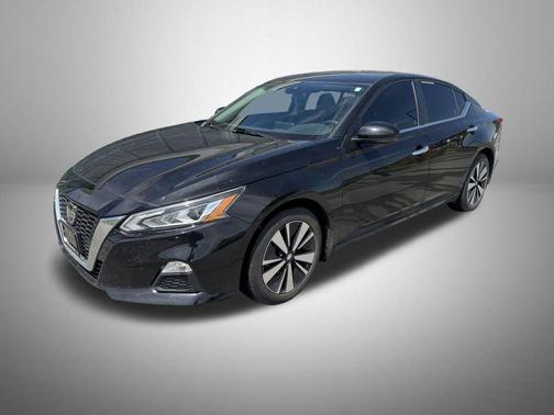 Super Black 2022 Nissan Altima 2.5 SV