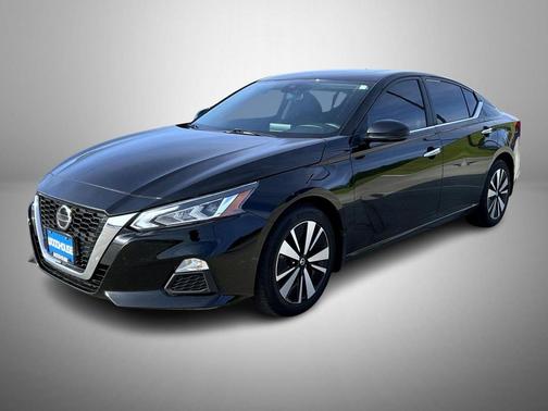 Super Black 2022 Nissan Altima 2.5 SV