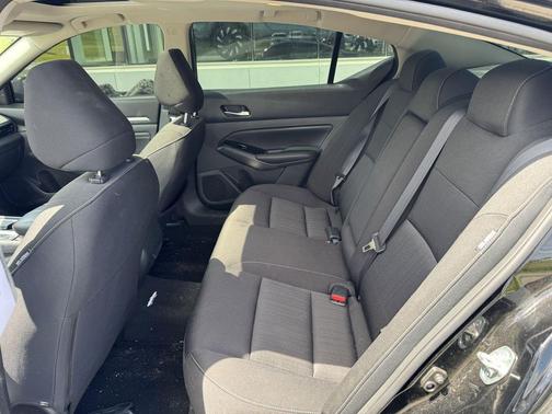 Super Black Clearcoat 2022 Nissan Altima 2.5 SV