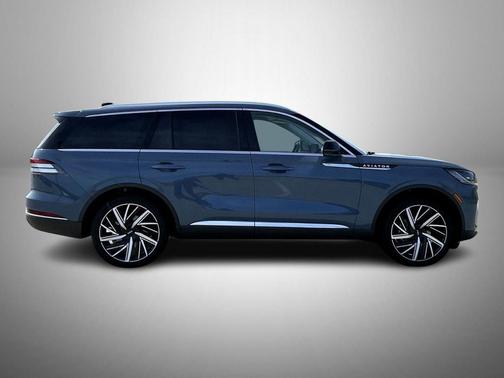 Whisper Blue Metallic Clearcoat 2026 Lincoln Aviator Reserve AWD
