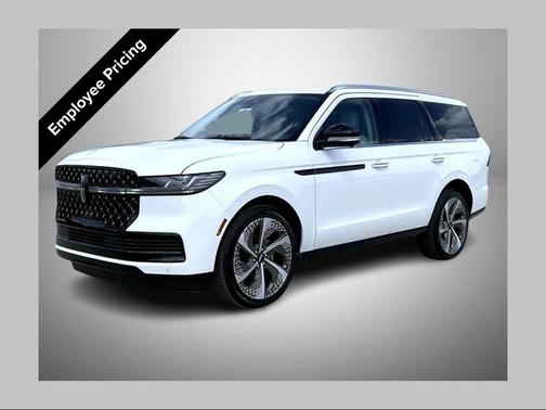 Star White Metallic Tri-Coat 2026 Lincoln Navigator Black Label