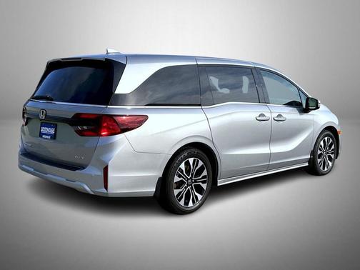 Silver 2025 Honda Odyssey Elite