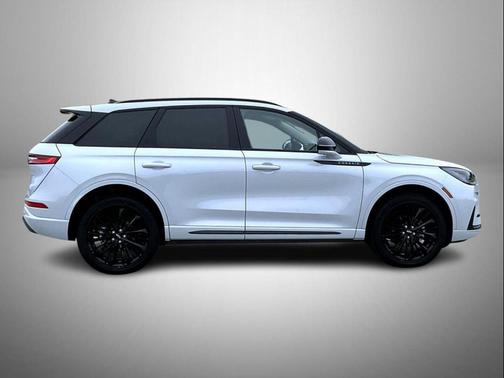 crystal white metallic clearcoat 2026 Lincoln Corsair Premiere