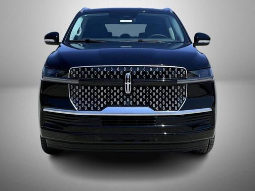 Infinite Black Metallic Clearcoat 2026 Lincoln Navigator Premiere