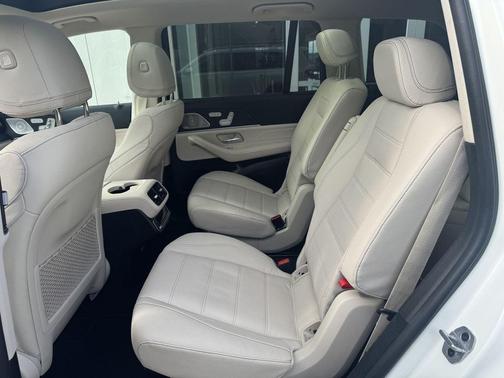 White 2022 Mercedes-Benz GLS 450 4MATIC