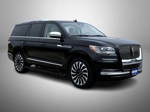 Infinite Black Metallic Clearcoat 2024 Lincoln Navigator Black Label