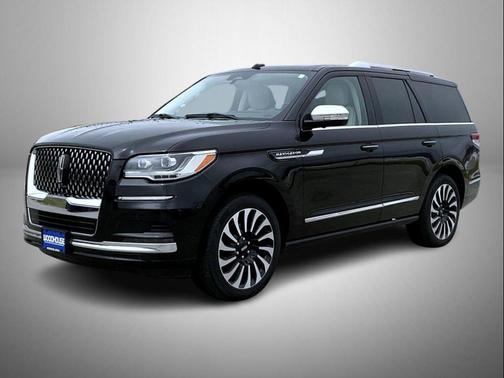 Infinite Black Metallic Clearcoat 2024 Lincoln Navigator Black Label