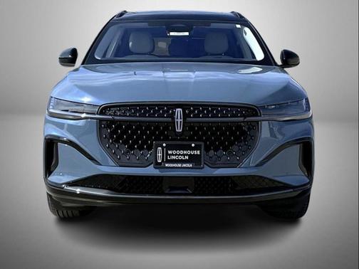 Whisper Blue Metallic Clearcoat 2026 Lincoln Nautilus Reserve