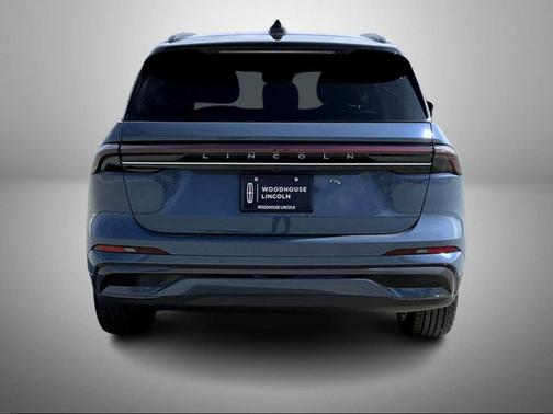 Whisper Blue Metallic Clearcoat 2026 Lincoln Nautilus Reserve