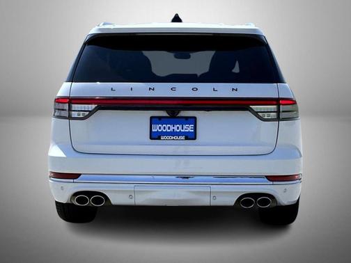 Pristine White Metallic Tri-Coat 2025 Lincoln Aviator Black Label AWD
