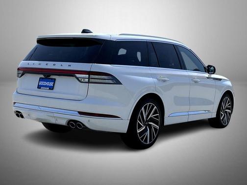 Pristine White Metallic Tri-Coat 2025 Lincoln Aviator Black Label AWD