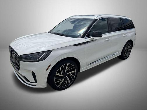 Pristine White Metallic Tri-Coat 2025 Lincoln Aviator Black Label AWD