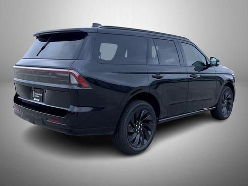 Infinite Black Metallic Clearcoat 2026 Lincoln Navigator Reserve