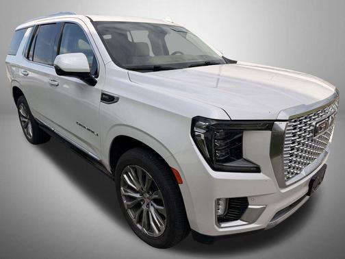 White Frost Tricoat 2021 GMC Yukon Denali
