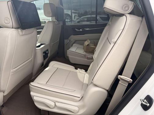 White Frost Tricoat 2021 GMC Yukon Denali