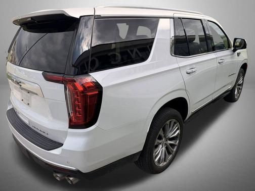 White Frost Tricoat 2021 GMC Yukon Denali