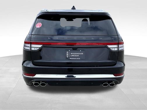 Infinite Black Metallic Clearcoat 2026 Lincoln Aviator Black Label AWD