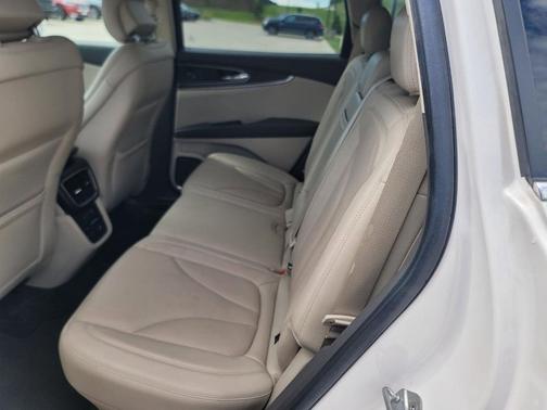 White Platinum 2019 Lincoln Nautilus Reserve
