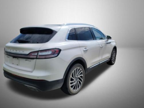 White Platinum 2019 Lincoln Nautilus Reserve