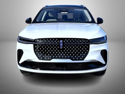 White Platinum Metallic Tri-Coat 2026 Lincoln Nautilus Reserve