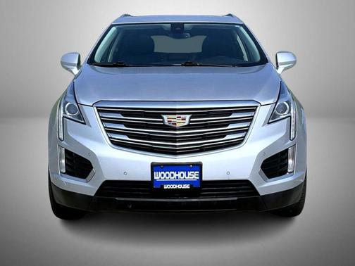 Radiant Silver Metallic 2017 Cadillac XT5 Luxury