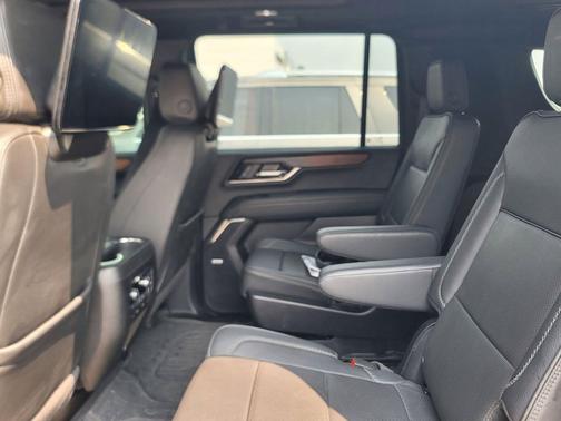 Onyx Black 2025 GMC Yukon XL Denali
