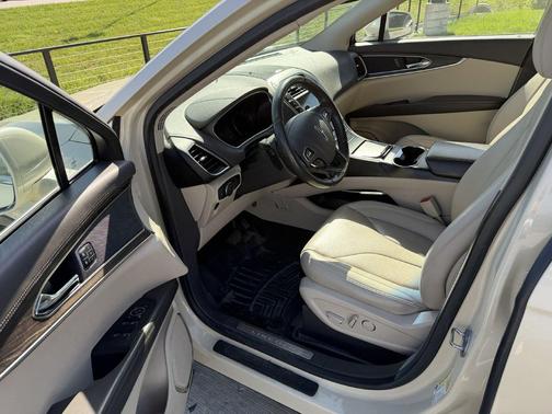 Ceramic White 2018 Lincoln MKX Reserve