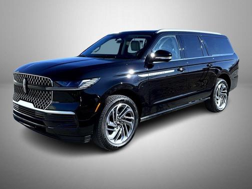 Infinite Black Metallic Clearcoat 2026 Lincoln Navigator Reserve