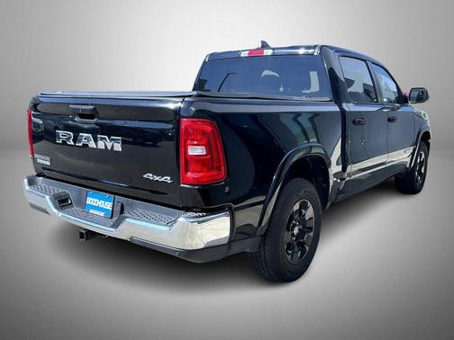 Diamond Black Crystal Pearlcoat 2025 RAM 1500 Big Horn/Lone Star