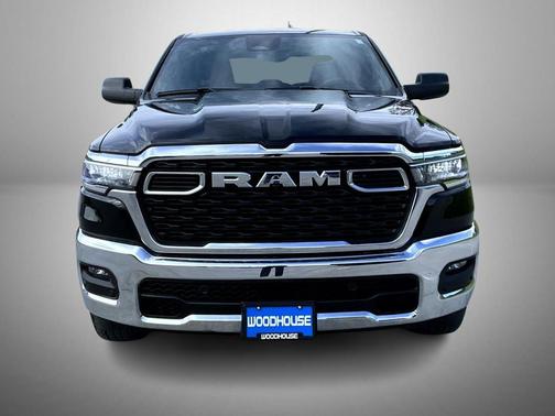 Diamond Black Crystal Pearlcoat 2025 RAM 1500 Big Horn/Lone Star