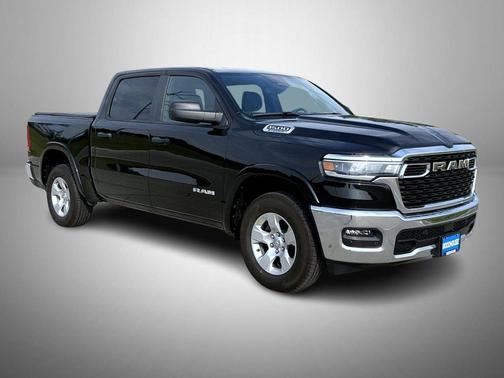 Diamond Black Crystal Pearlcoat 2025 RAM 1500 Big Horn/Lone Star