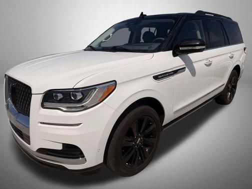 Pristine White Metallic Tri-Coat 2022 Lincoln Navigator Black Label