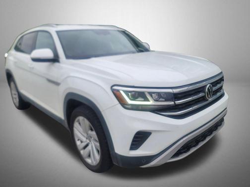 Pure White 2021 Volkswagen Atlas Cross Sport 3.6L V6 SE w/Technology