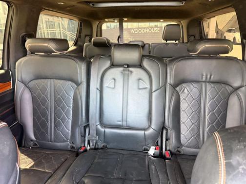 Diamond Black Crystal Pearlcoat 2022 Jeep Grand Wagoneer Series III 4x4