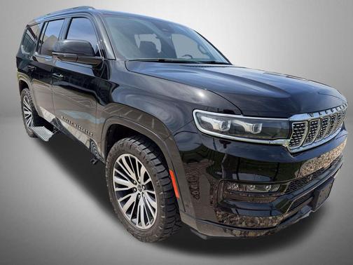 Diamond Black Crystal Pearlcoat 2022 Jeep Grand Wagoneer Series III 4x4