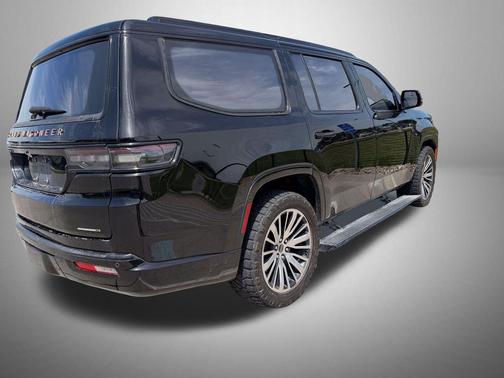 Diamond Black Crystal Pearlcoat 2022 Jeep Grand Wagoneer Series III 4x4